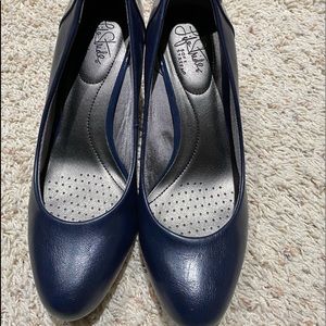 Life Stride women’s heals size 7 1/12